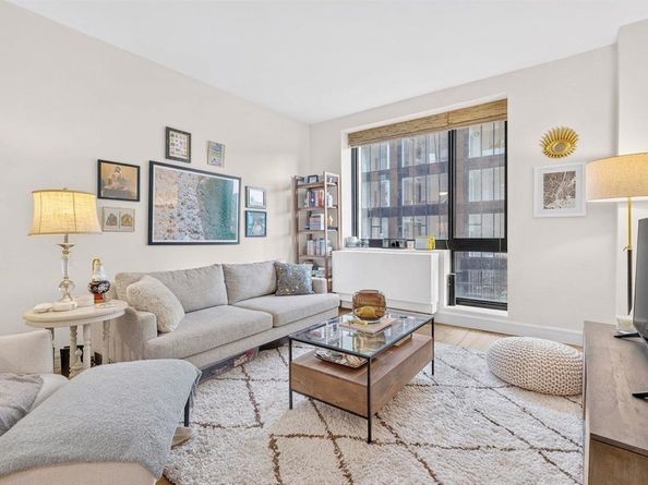 25-21 43rd Avenue 302, Queens NY 11101