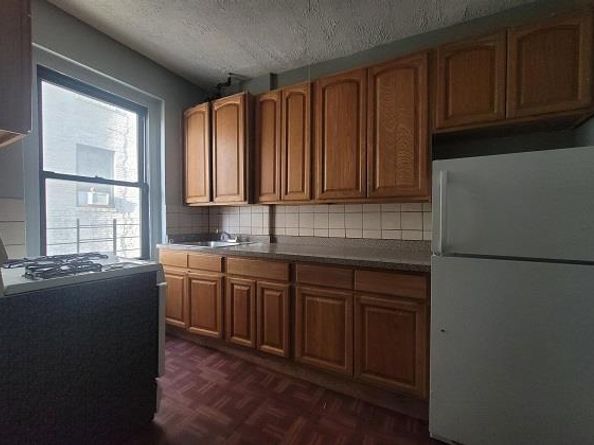 21-68 35th Street 3C, Queens NY 11105