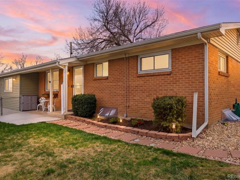 15790 W 10th Avenue, Golden CO 80401
