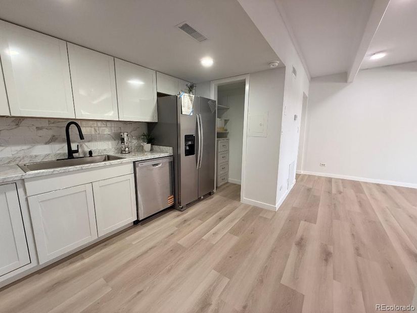 Undisclosed Address #4703230, Denver CO 80231