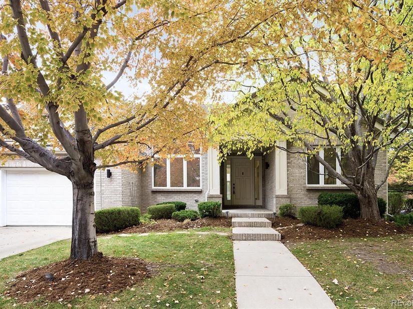 44 Golden Eagle Road, Littleton CO 80121