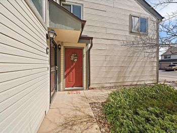 8414 S Everett Way