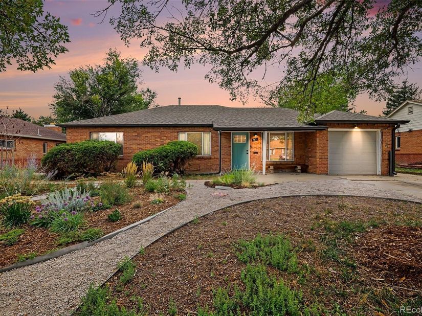 931 Tucson Street, Aurora CO 80011