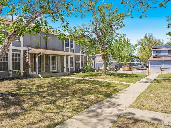 125 Paris Circle, Aurora CO 80011