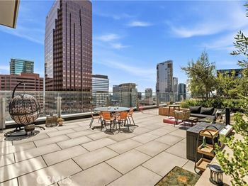 877 S Francisco