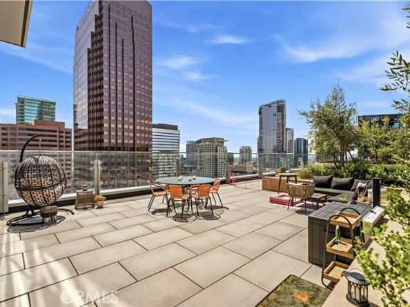 877 S Francisco 2503, Los Angeles CA 90017