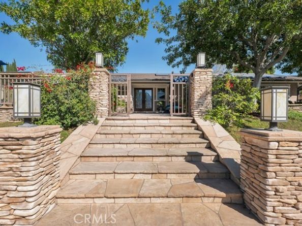 16426 Knollwood Drive, Granada Hills (los Angeles) CA 91344