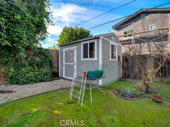 7113 Encino Avenue, Los Angeles CA 91406