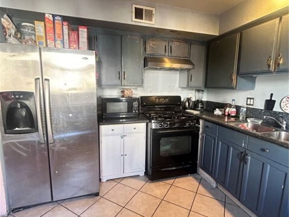 9047 Willis 5, Panorama City (los Angeles) CA 91402