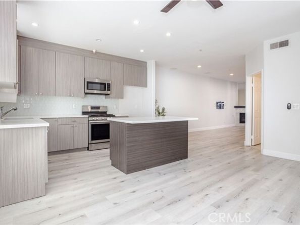 18347 Saticoy 28, Reseda (los Angeles) CA 91335