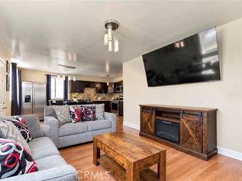 215 E 76 Place