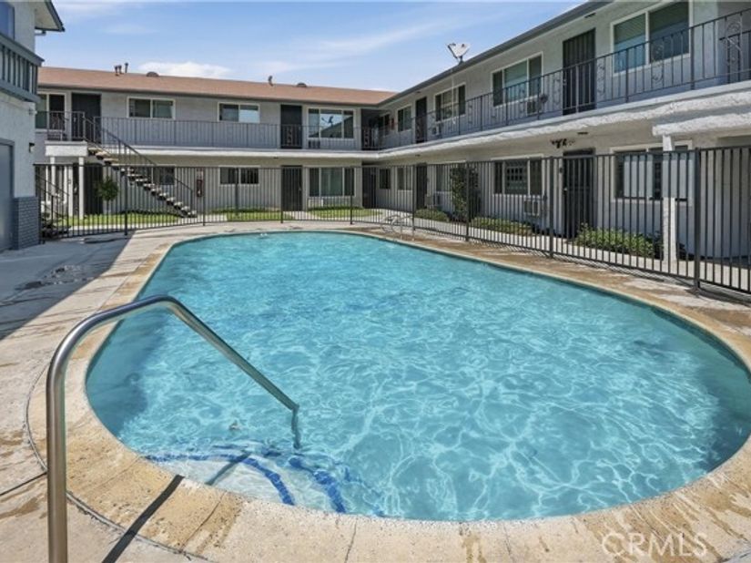 2890 E Artesia 42, Long Beach CA 90805