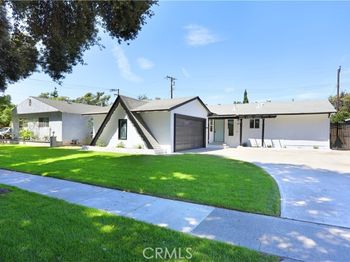 2105 W Hall