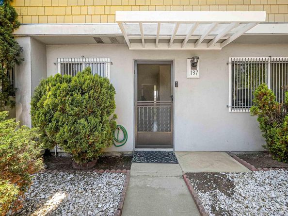 137 Nautilus Ct 82, San Francisco CA 94124