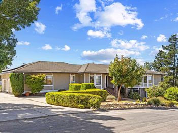 840 Ridge Dr