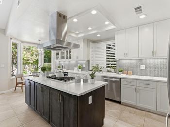 7961 Kemper Ct