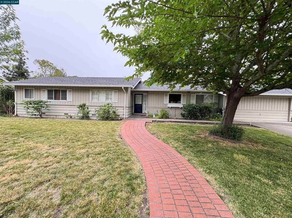 1142 Larch Ave, Moraga CA 94556