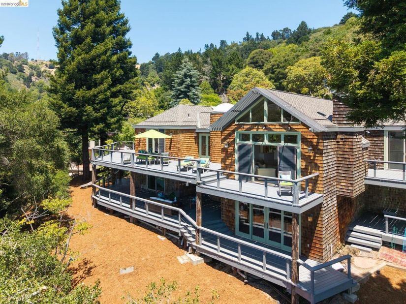 2223 Tunnel Rd, Oakland CA 94611
