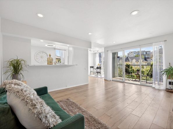 365 Perkins St 201, Oakland CA 94610