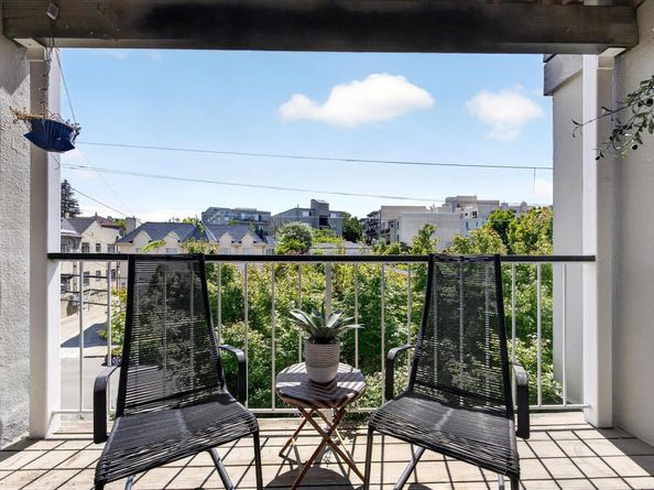365 Perkins St 201, Oakland CA 94610