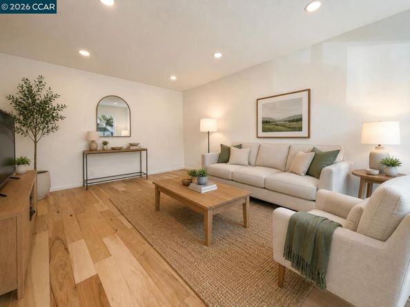 10 Moss Ave 15, Oakland CA 94610