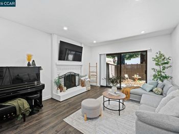 1476 Camino Peral
