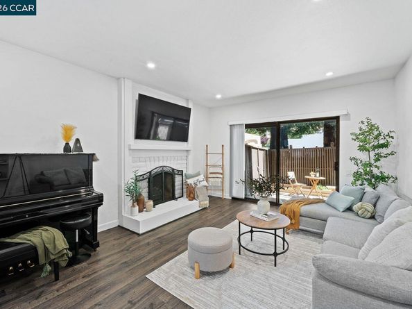 1476 Camino Peral C, Moraga CA 94556