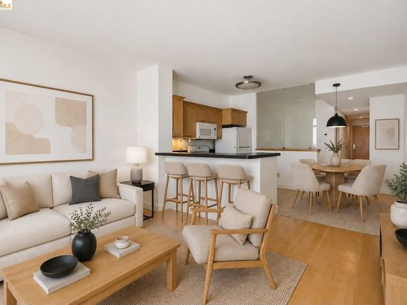 1 Lakeside Dr 1608, Oakland CA 94612