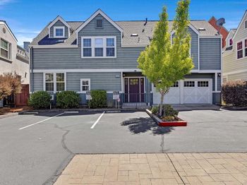 1015 Greenbrier Ct