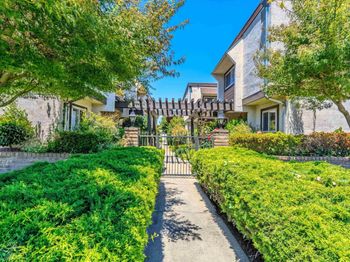 140 Castro St