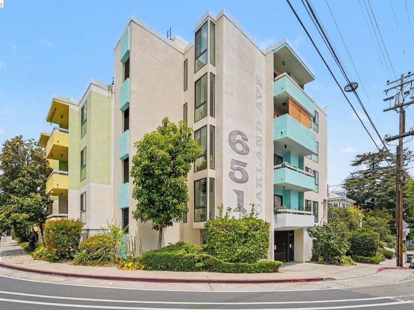 651 Oakland Ave 2D, Oakland CA 94611