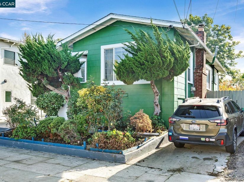985 39 Street, Oakland CA 94608