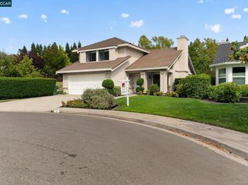 40 Saint Tropez Ct