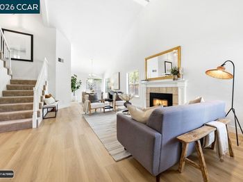 40 Saint Tropez Ct