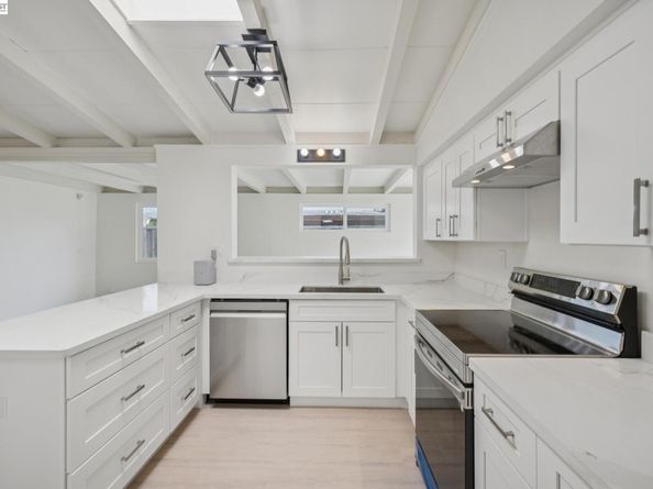 776 Poinciana St, Hayward CA 94545