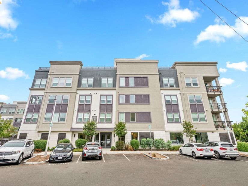 2875 Tradewind Dr, Alameda CA 94501