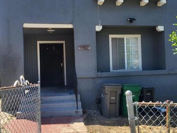 2137 E 27th