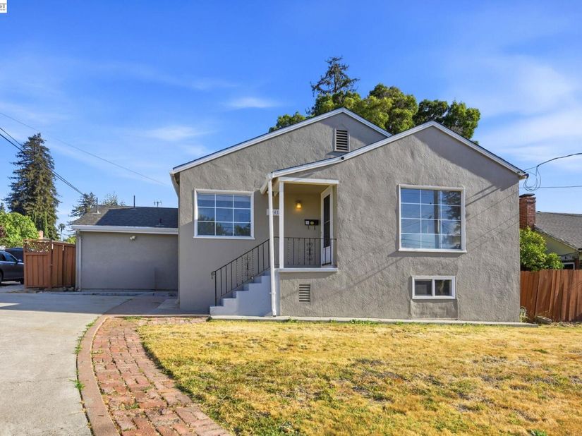 2241 Kelly St, Hayward CA 94541