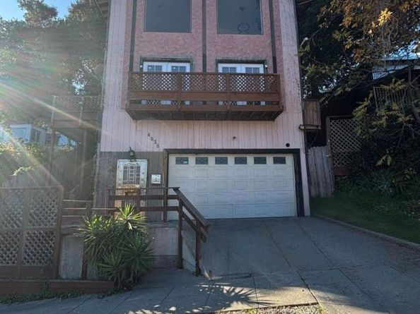 4535 Redding, Oakland CA 94619