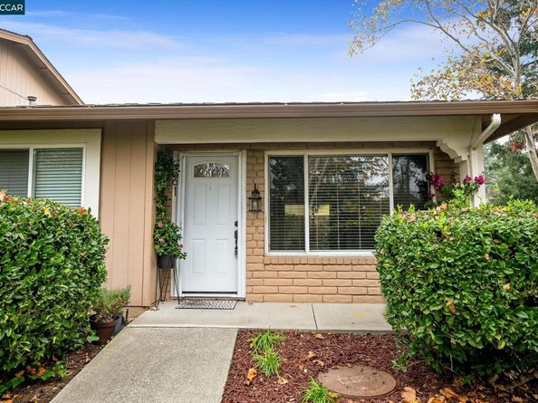 61 Fountainhead Ct, Martinez CA 94553