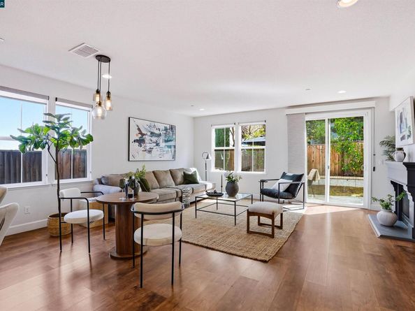 527 Falling Star Dr, Martinez CA 94553