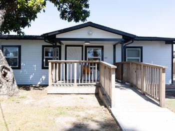 592 Willow Ave