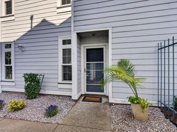 411 Commodore Drive