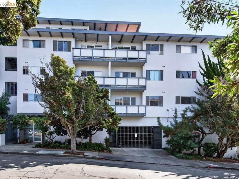 3768 Harrison St 307, Oakland CA 94611
