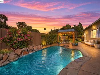 1949 Hollis Ct