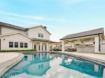 1632 W 10th