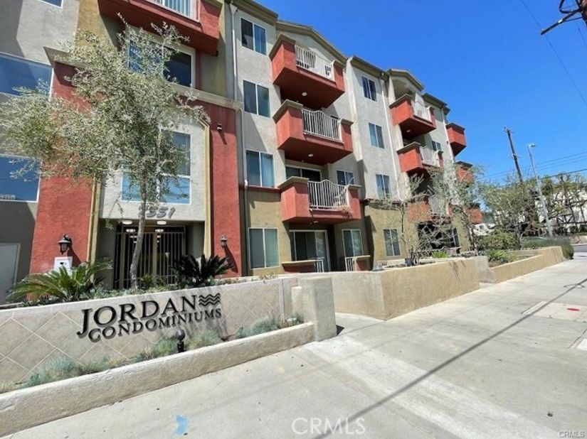 7551 Jordan 304, Canoga Park (los Angeles) CA 91303