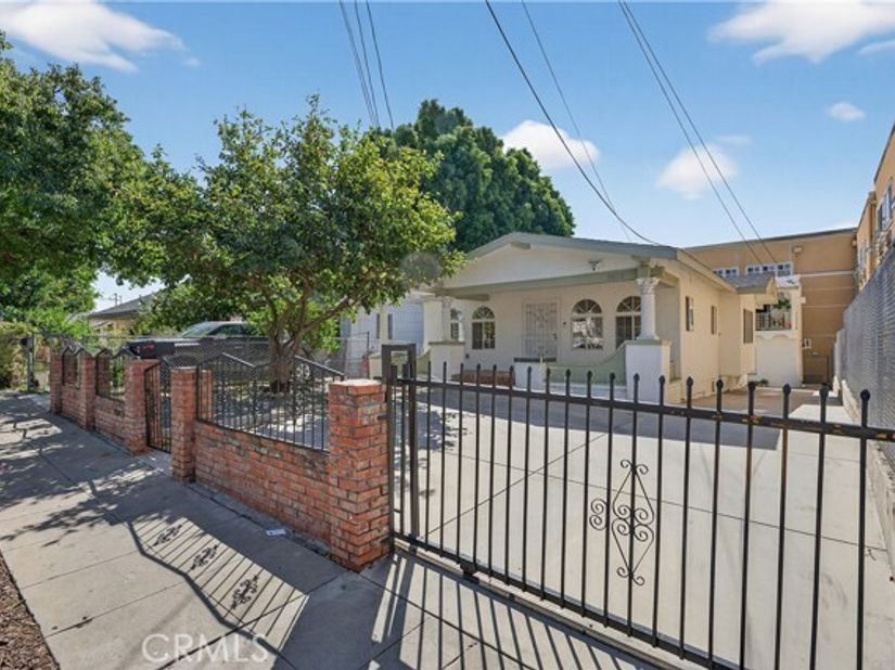 3538 London, Los Angeles CA 90026