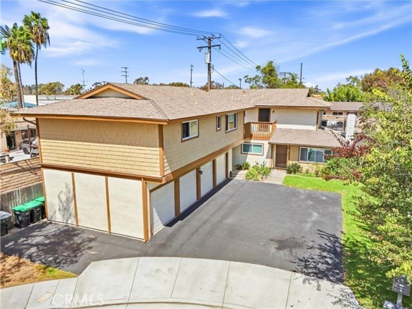 120 Lisa Lane, Costa Mesa CA 92627