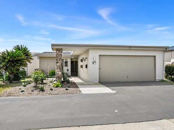 3808 Vista Campana 11, Oceanside CA 92057